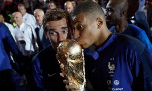 Kylian Mbappe e Antoine Griezmann da Seleção Francesa