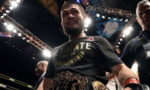 Khabib Nurmagomedov é campeão peso leve do UFC