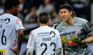 Corinthians volta às origens e fecha a casinha no Brasileirão