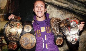 Cris Cyborg é campeão peso pena do Bellator