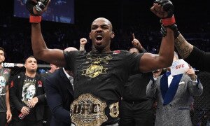 Jon Jones é campeão dos meio-pesados do UFC