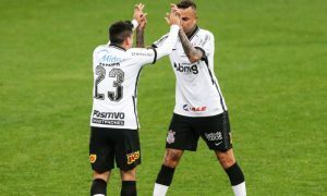 Fagner e Luan do Corinthians