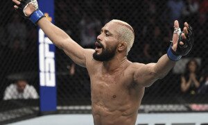 Deiveson Figueiredo é campeão peso-mosca do UFC