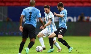 Messi, da Argentina, no duelo com o Uruguai na fase de grupos da Copa América 2021