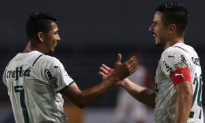 Rony e Willian após gol do Palmeiras